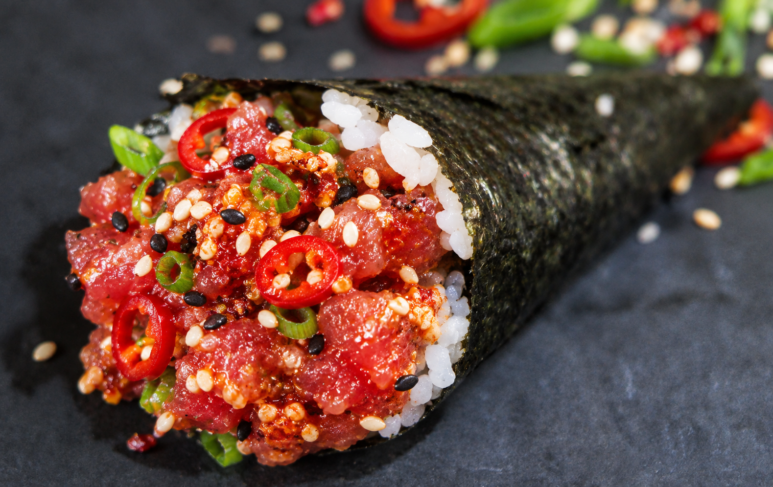 SPICY CHOPPED TUNA TEMAKI